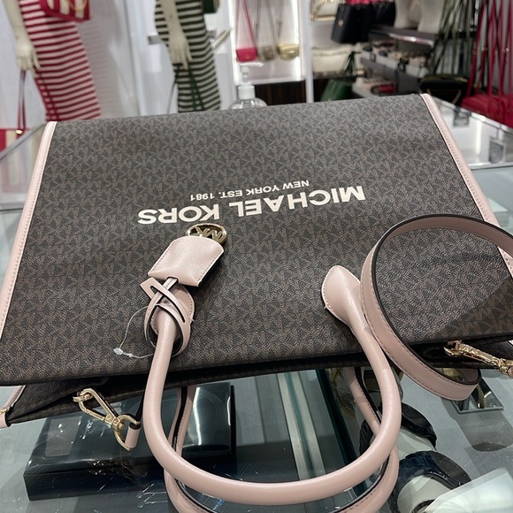 MICHAEL KORS Mirella Large Logo Tote Bag Powder Blush Signature 
NWT - Picture 8 of 16